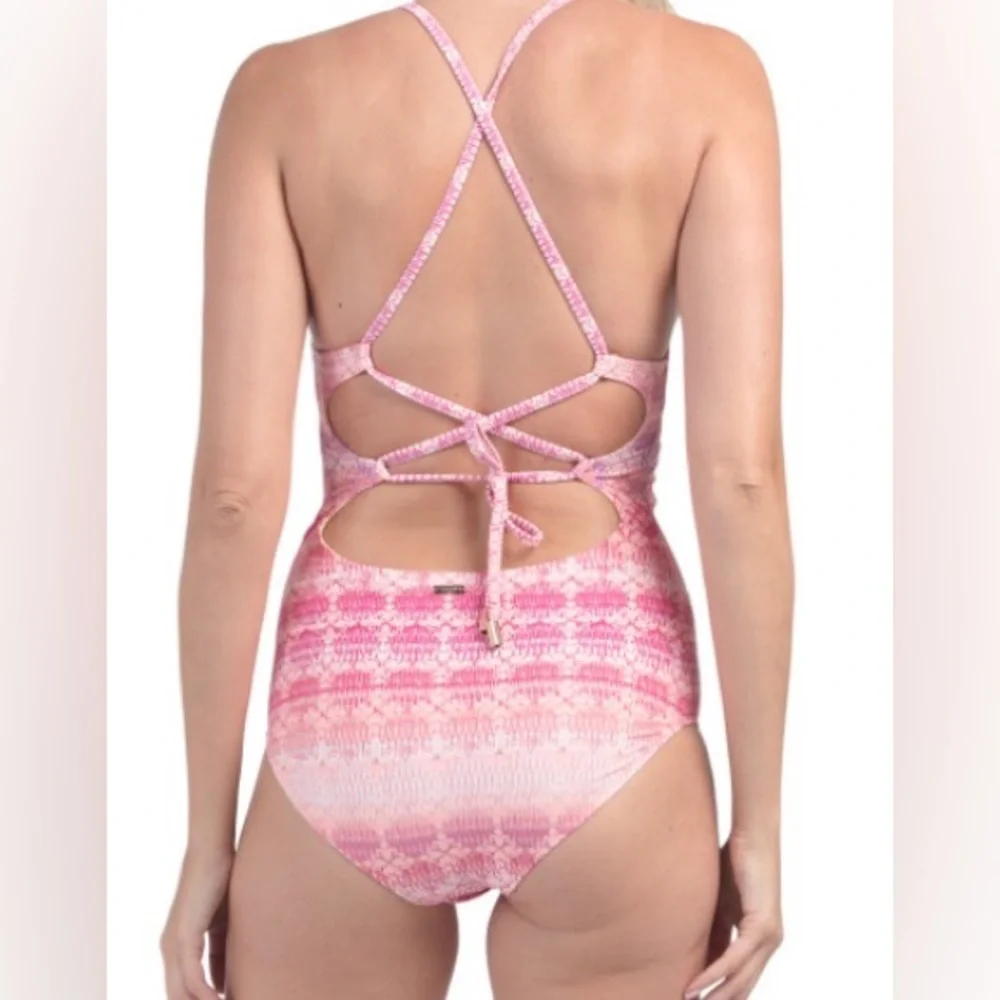 CABANA LIFE Napa Embroidered One-piece Swimsuit 139-NA22 NWT